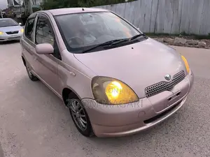 Toyota Vitz 2001 Pink