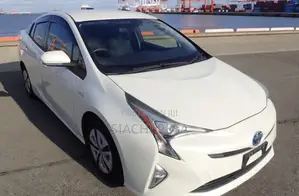 Toyota Prius 2017 White