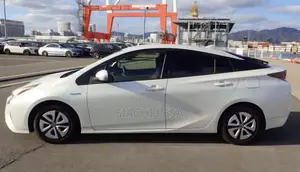 Toyota Prius 2017 White