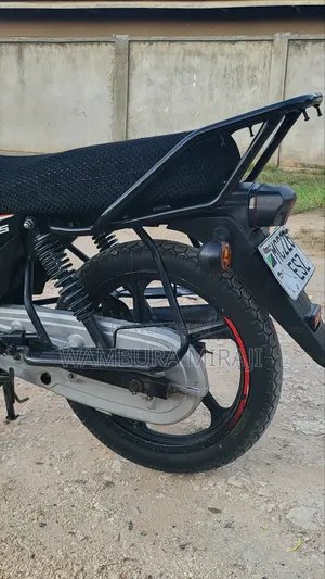 New TVS HLX 125 2025 Black