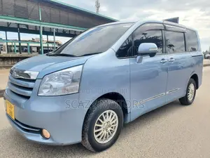 Toyota Noah 2007 Blue