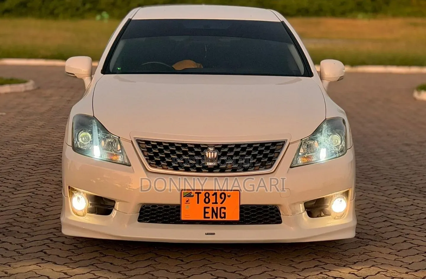 Toyota Crown 2011 White