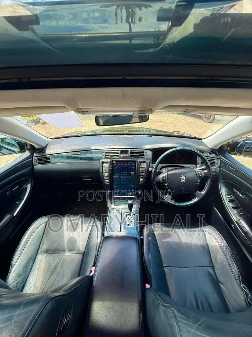 Toyota Crown 2004 Black