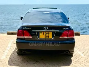 Toyota Crown 2004 Black