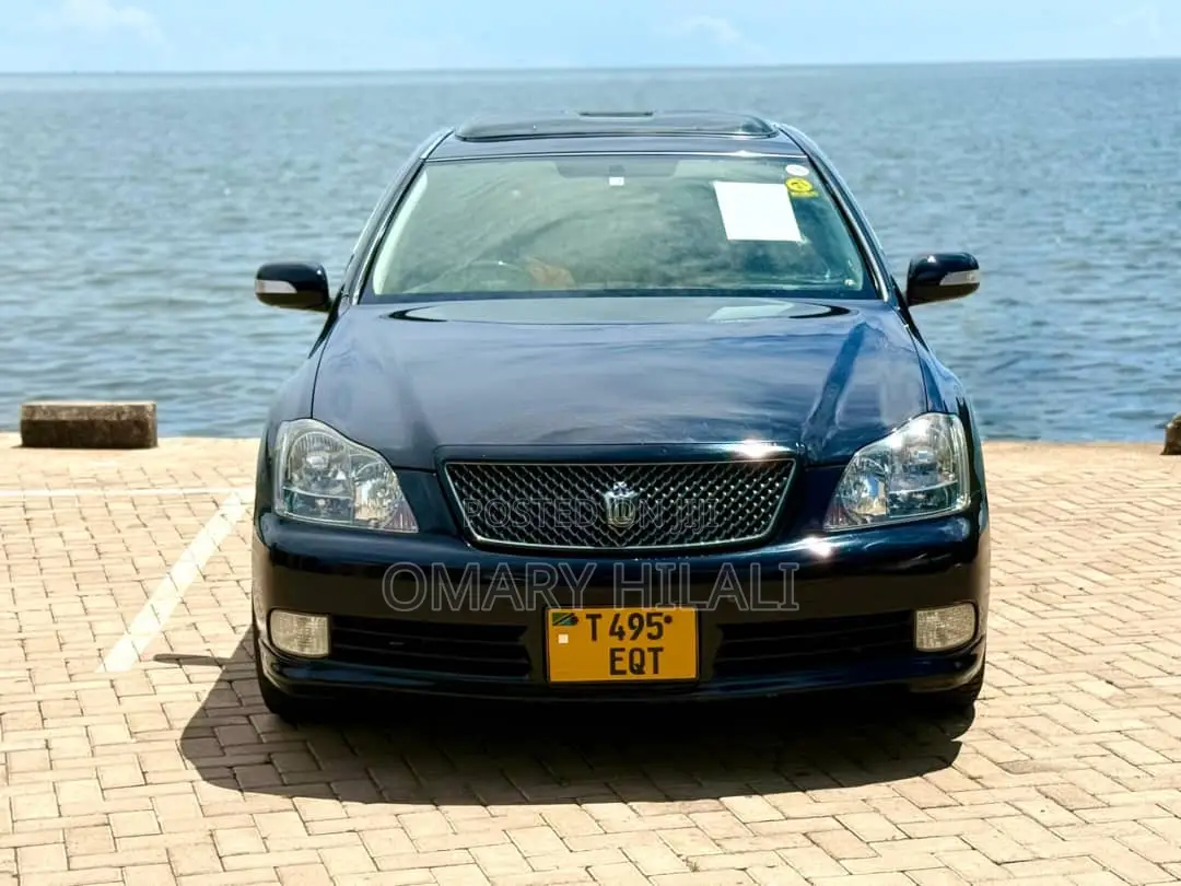 Toyota Crown 2004 Black