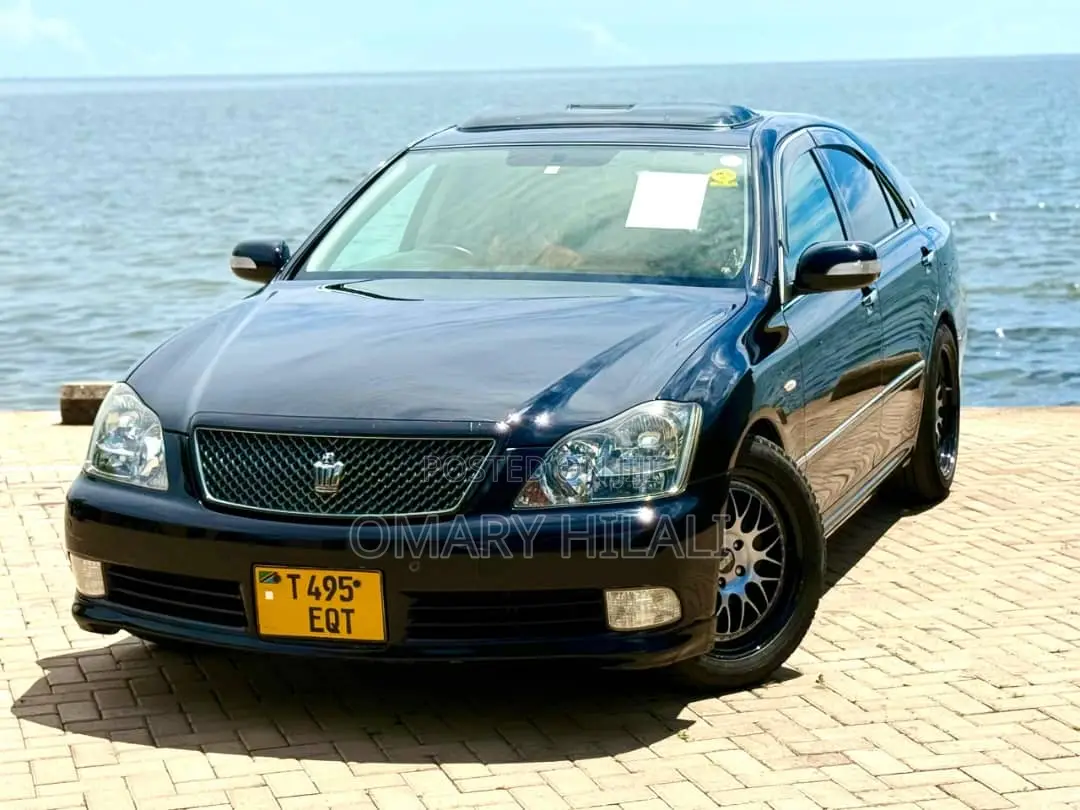 Toyota Crown 2004 Black