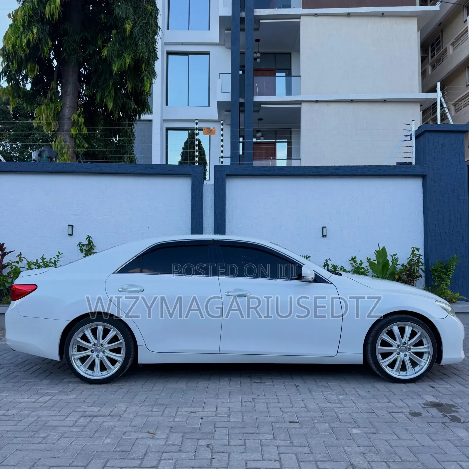 Toyota Mark X 2010 Off white