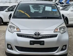 Toyota Ractis 2012 Silver