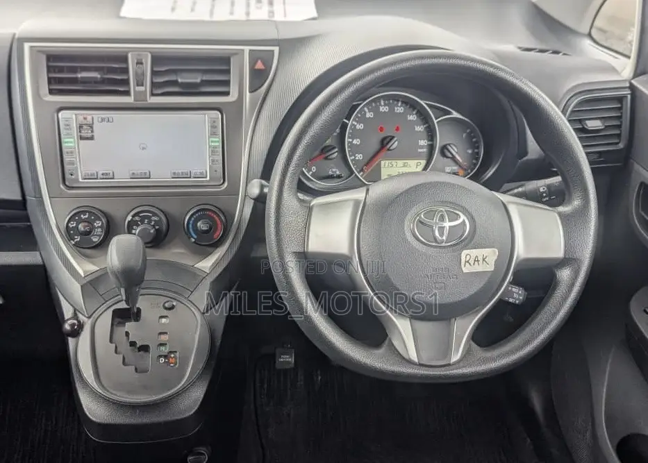 Toyota Ractis 2012 Brown