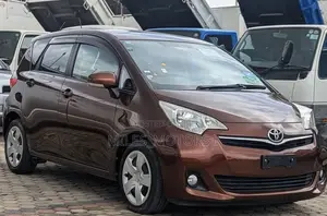 Toyota Ractis 2012 Brown
