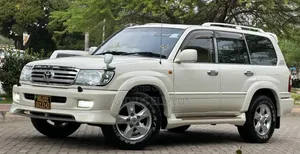 Toyota Land Cruiser 1999 White
