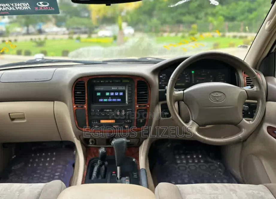 Toyota Land Cruiser 1999 White