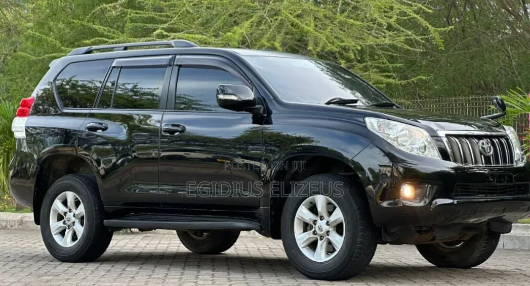 Toyota Land Cruiser Prado 2011 Black