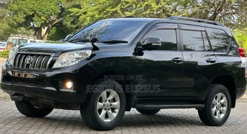 Toyota Land Cruiser Prado 2011 Black