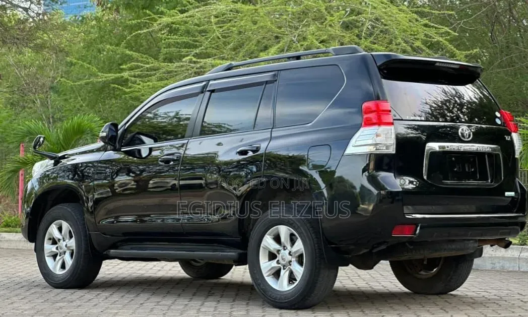 Toyota Land Cruiser Prado 2011 Black