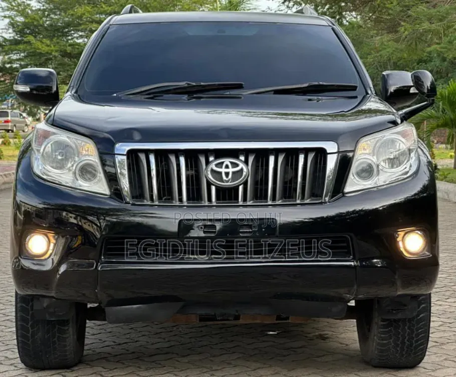 Toyota Land Cruiser Prado 2011 Black