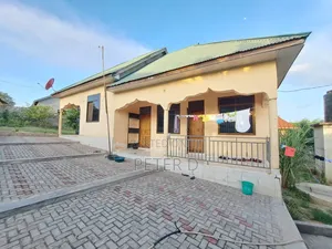 1bdrm Apartment in Kimara for rent