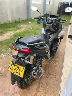New Honda CB 2025 White