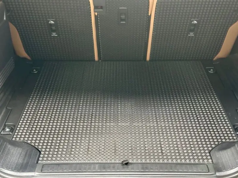 Land Rover Defender Carpathian Edition 2023 Gray