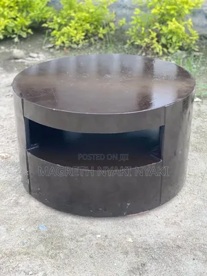 Coffe Table Ya Round Usedlike New Ya Brown