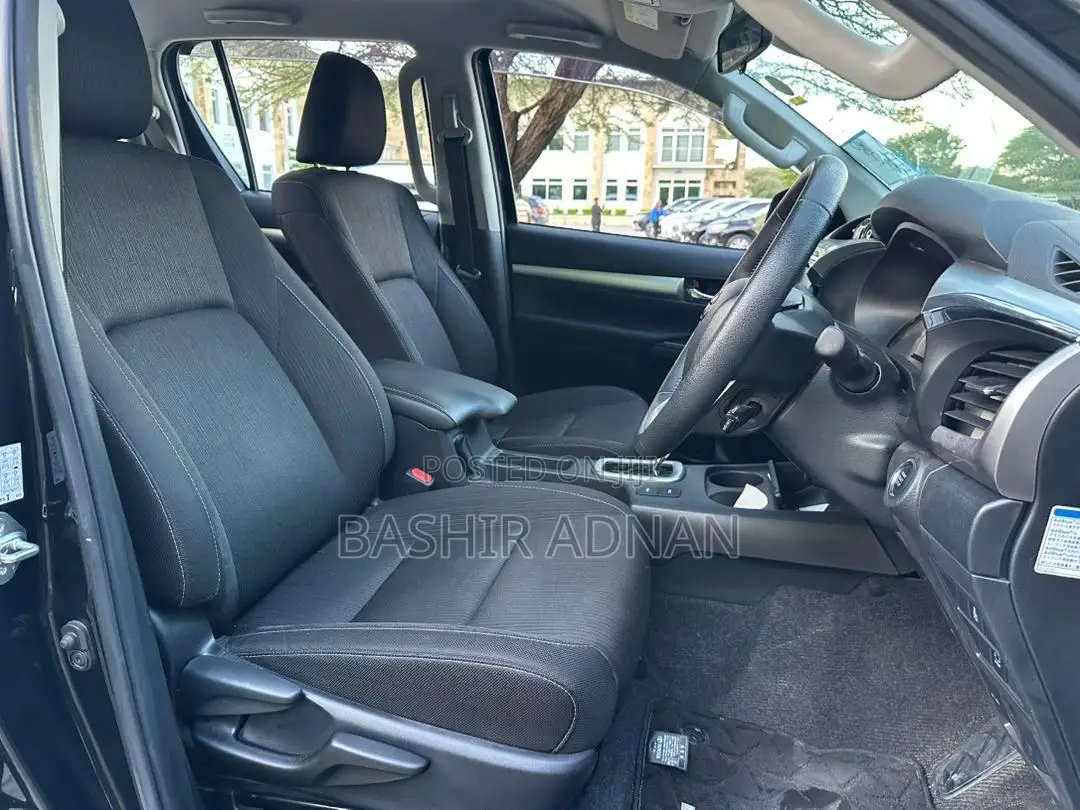 Toyota Hilux 2024 Black