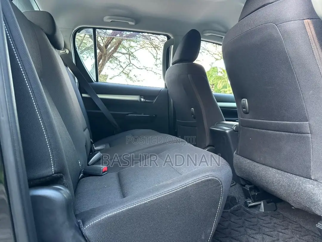 Toyota Hilux 2024 Black