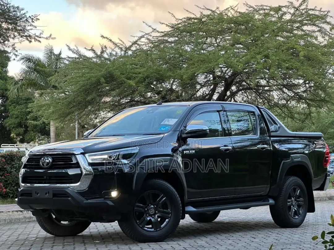 Toyota Hilux 2024 Black