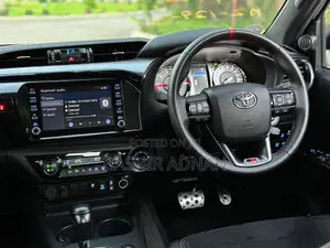 Toyota Hilux 2023 White