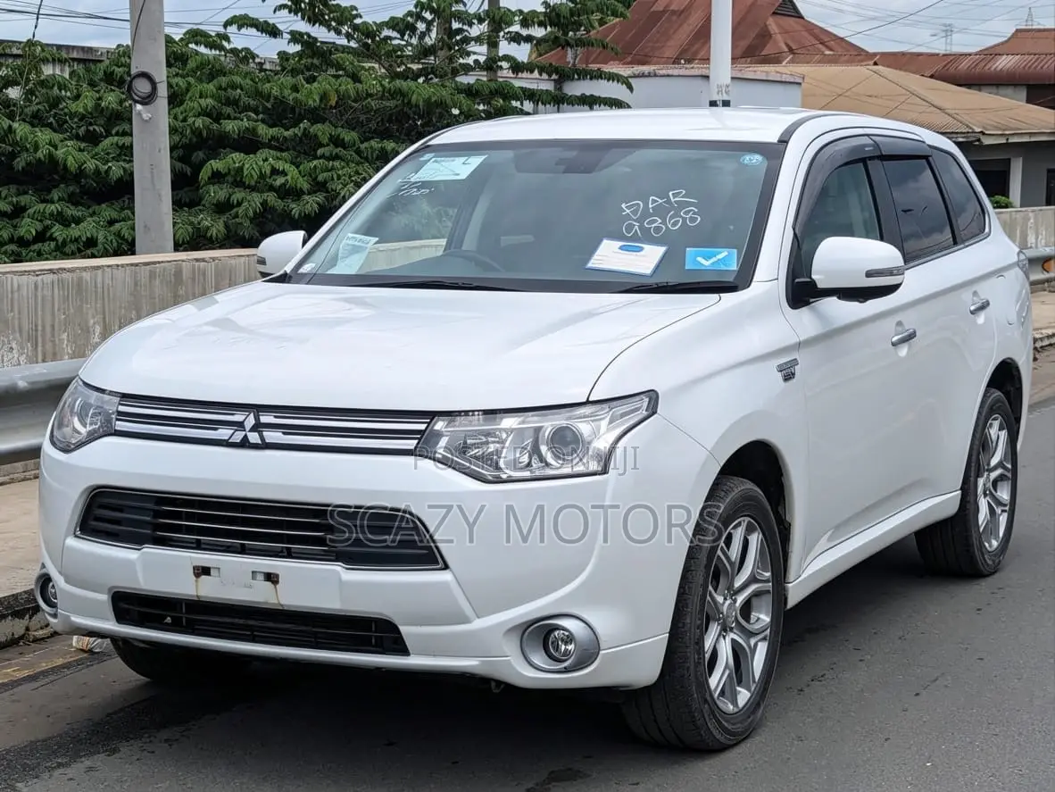 Mitsubishi Outlander 2014 White