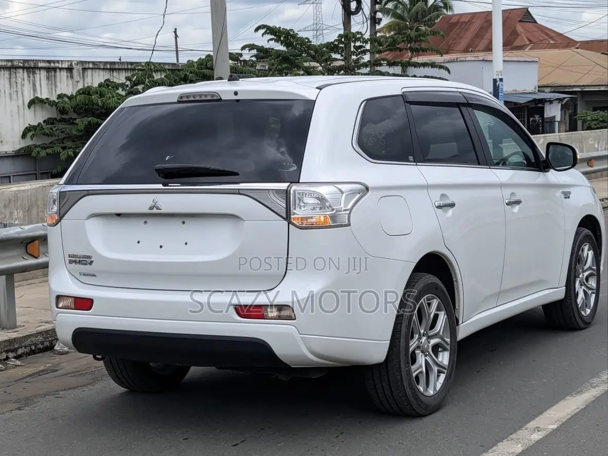 Mitsubishi Outlander 2014 White