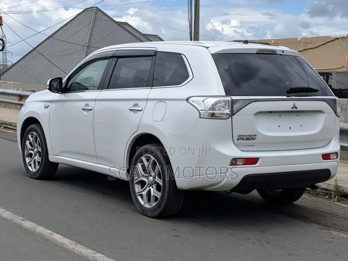 Mitsubishi Outlander 2014 White