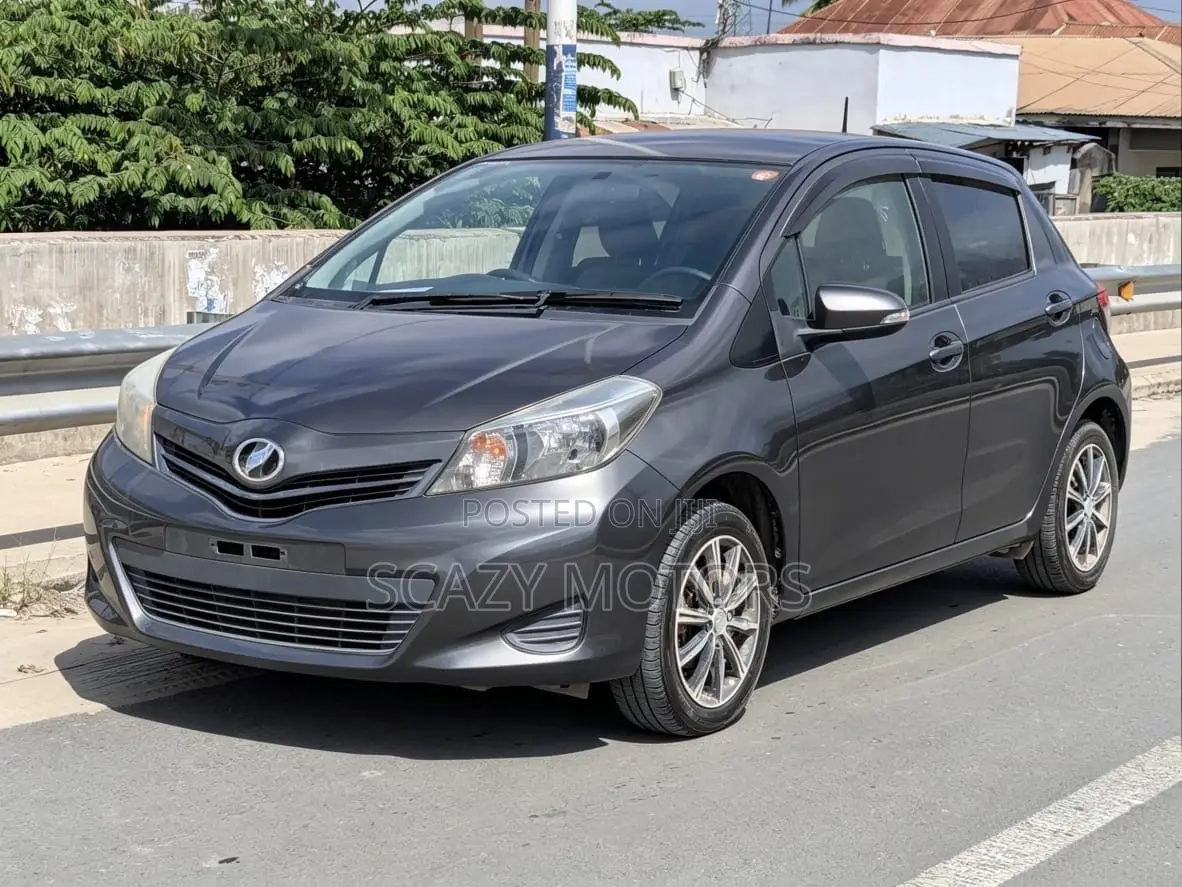 Toyota Vitz 2012 Gray