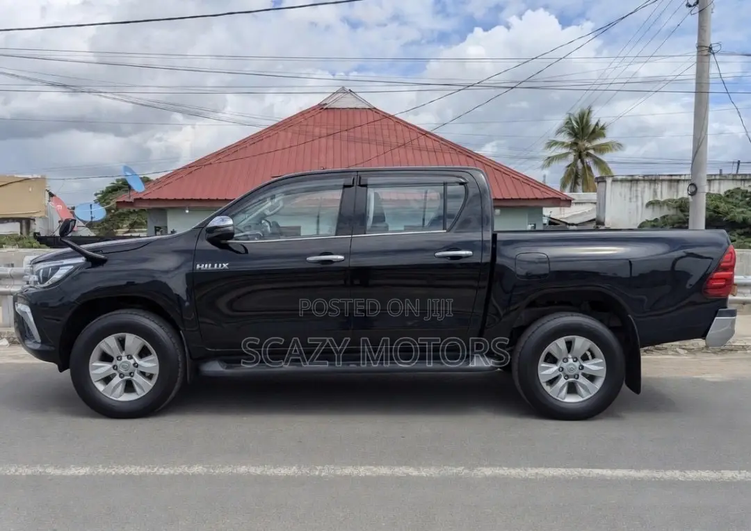 Toyota Hilux 2018 Black