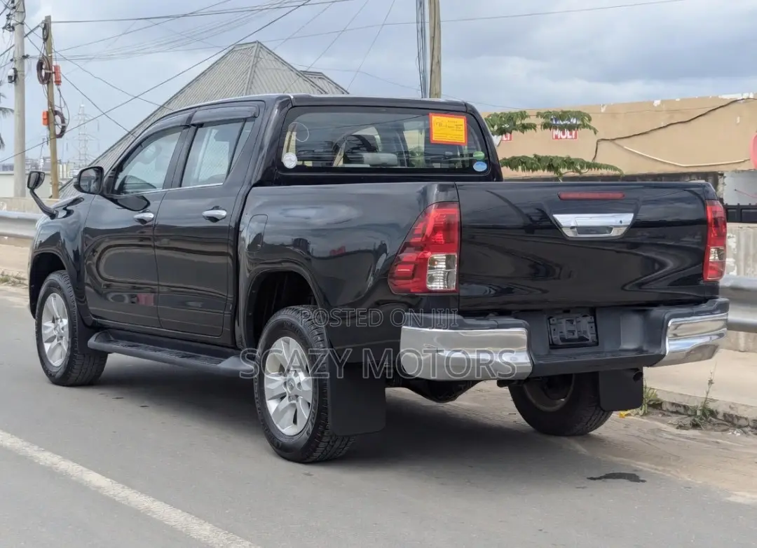 Toyota Hilux 2018 Black