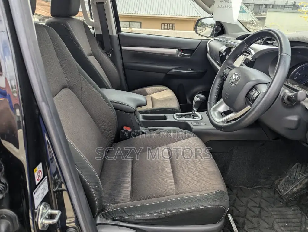 Toyota Hilux 2018 Black
