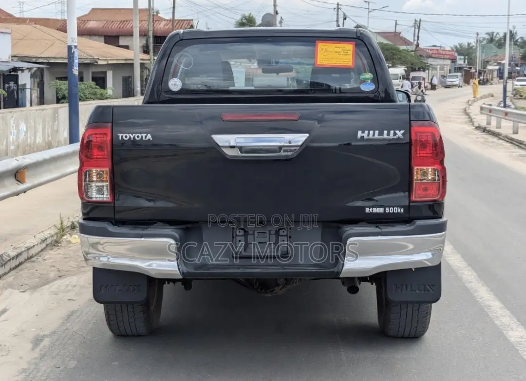 Toyota Hilux 2018 Black