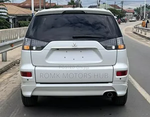Mitsubishi Outlander 2011 White