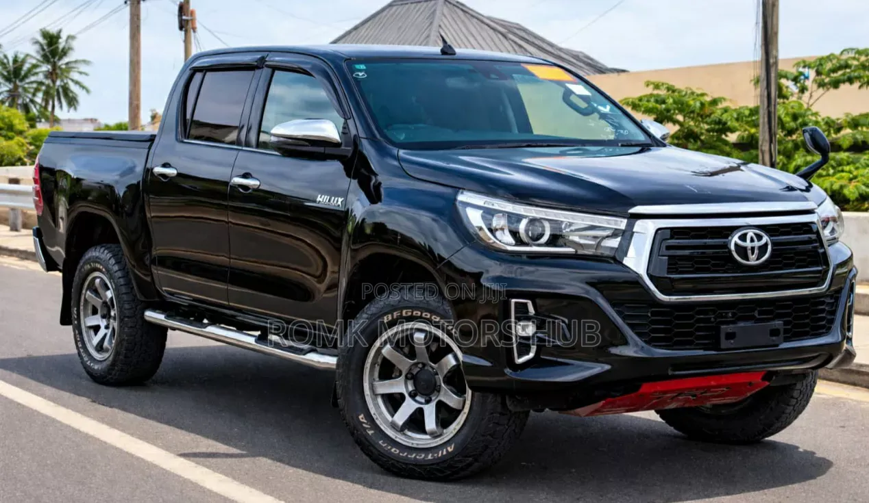 Toyota Hilux 2018 Black