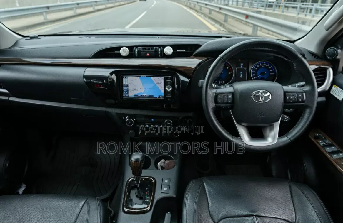 Toyota Hilux 2018 Black