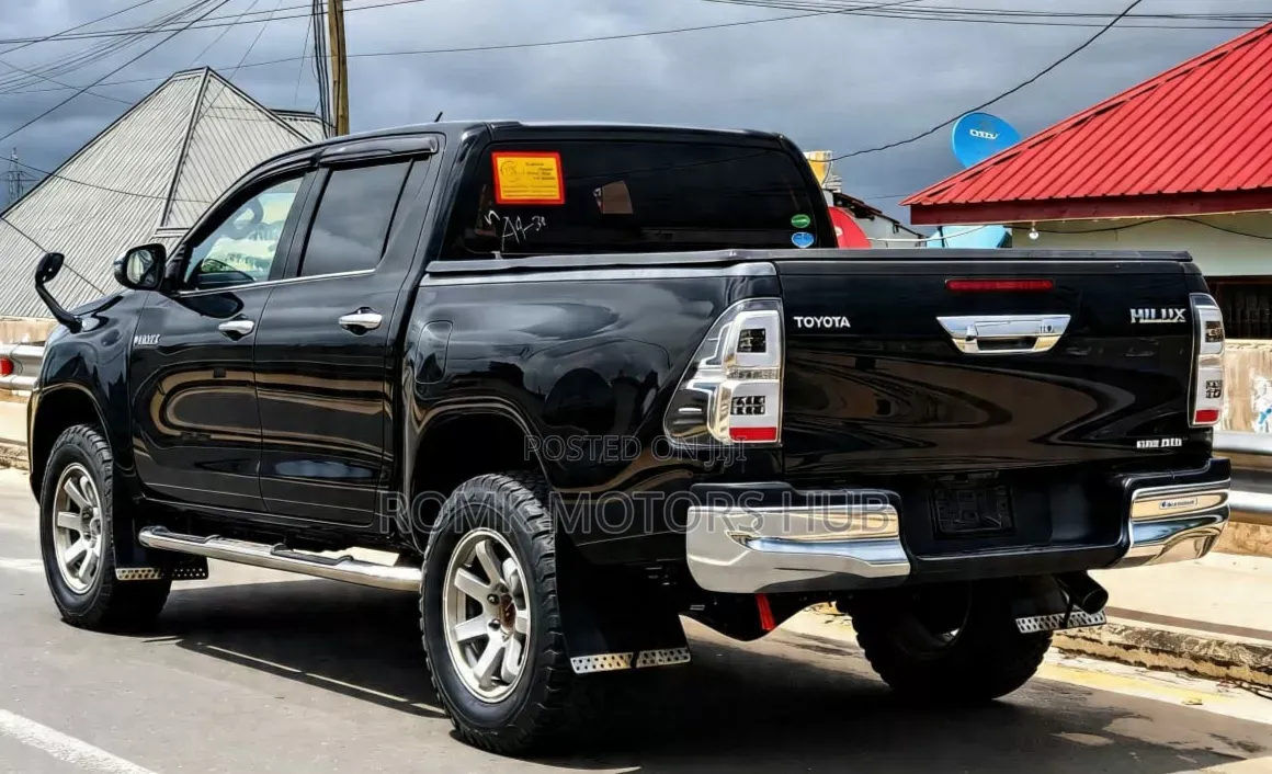 Toyota Hilux 2018 Black