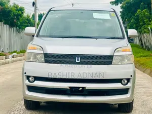 Toyota Voxy 2008 Silver