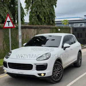 Porsche Cayenne 2017 Off white
