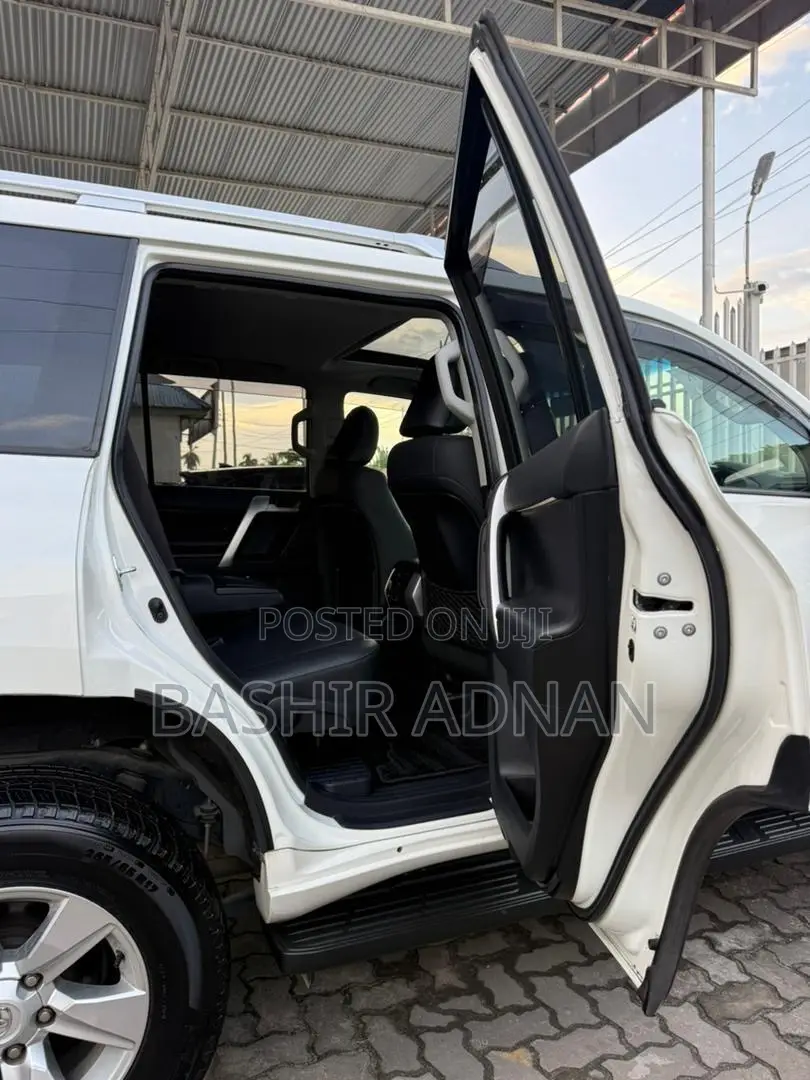 Toyota Land Cruiser Prado 2.7 2018 White