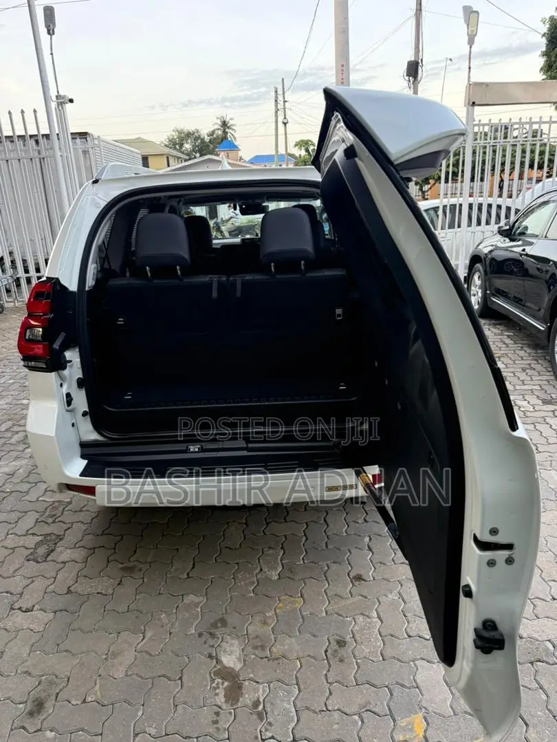 Toyota Land Cruiser Prado 2.7 2018 White
