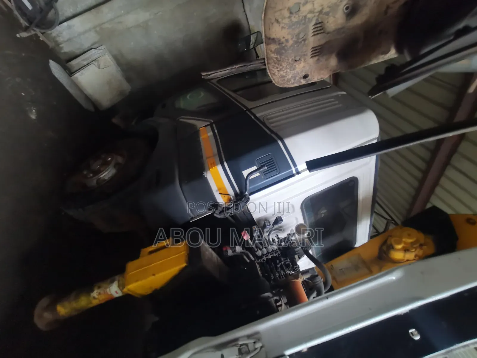Mitsubishi Fuso Crain