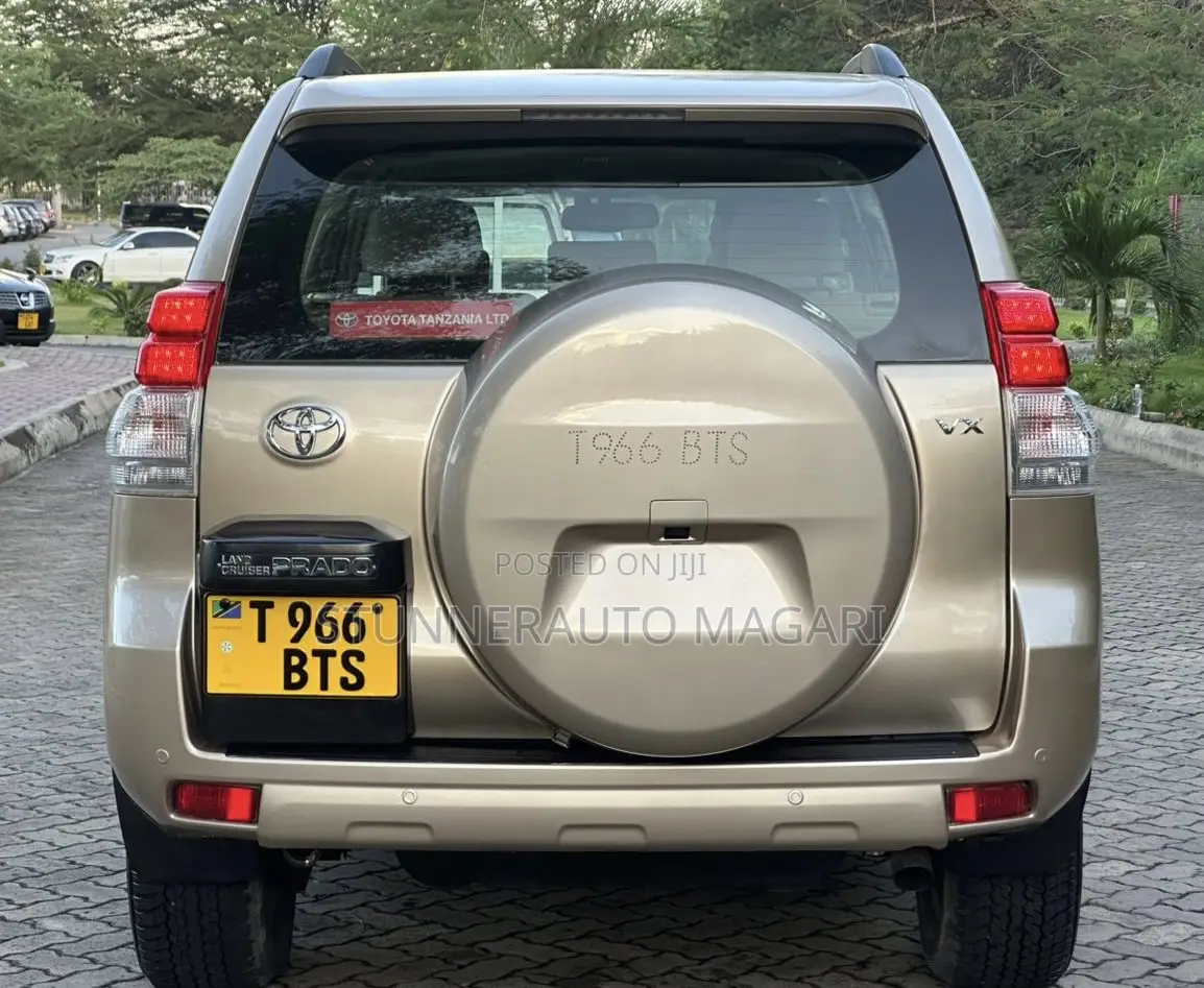 Toyota Land Cruiser Prado 2011 Silver