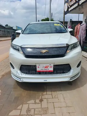 Toyota Harrier 2.0 2015 Pearl