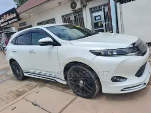 Toyota Harrier 2.0 2015 Pearl