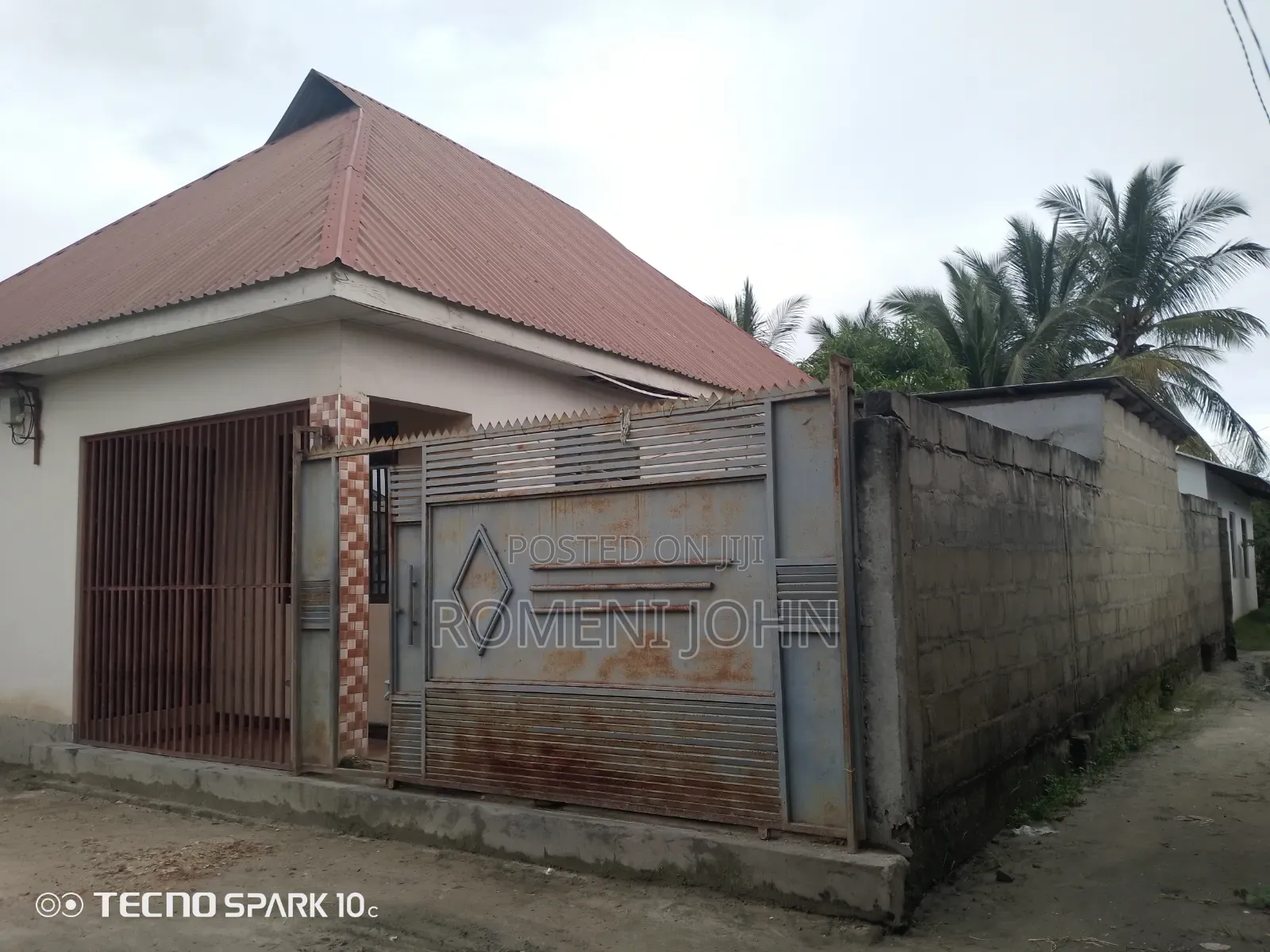 3bdrm House in Tanzania Daresalaam, Ukonga for sale