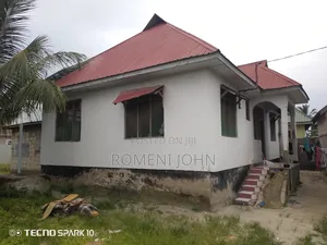 5bdrm House in Tanzania Daresalaam, Ukonga for sale